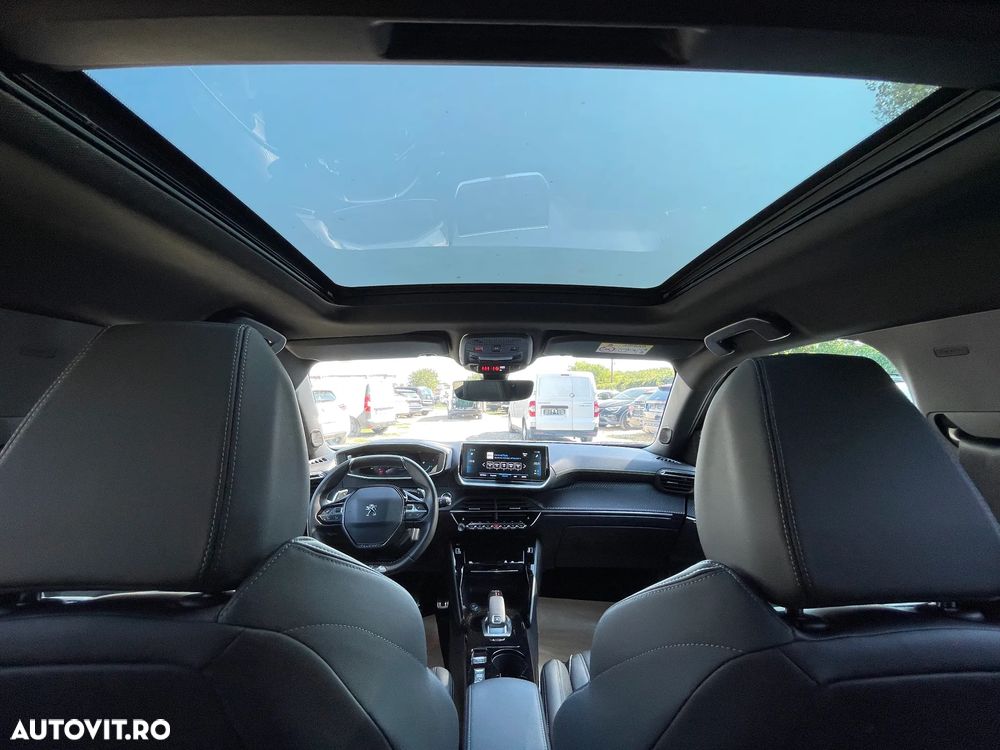 Peugeot 2008 PureTech 155 EAT8 GT - 8