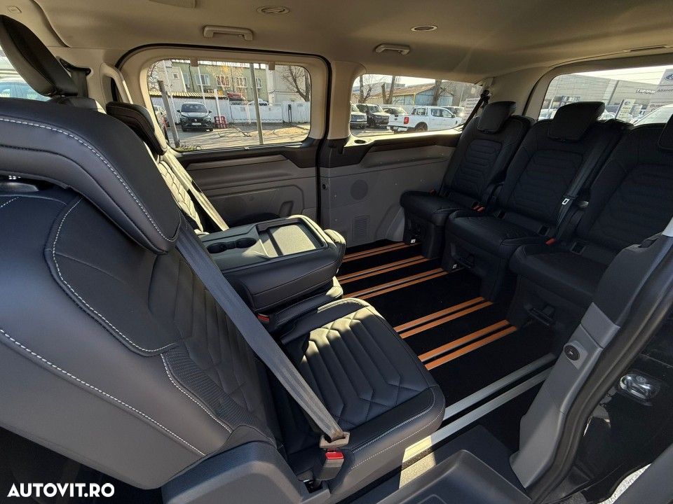 Ford Tourneo Custom - 21