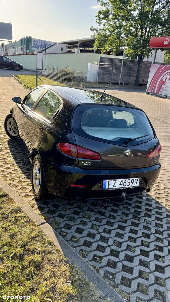 Alfa Romeo 147 - 2