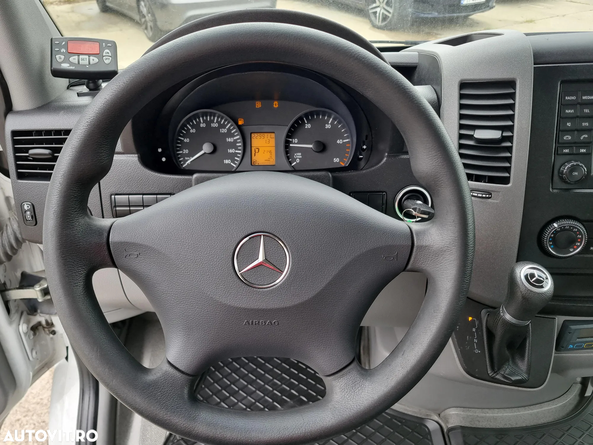 Mercedes-Benz Sprinter - 16