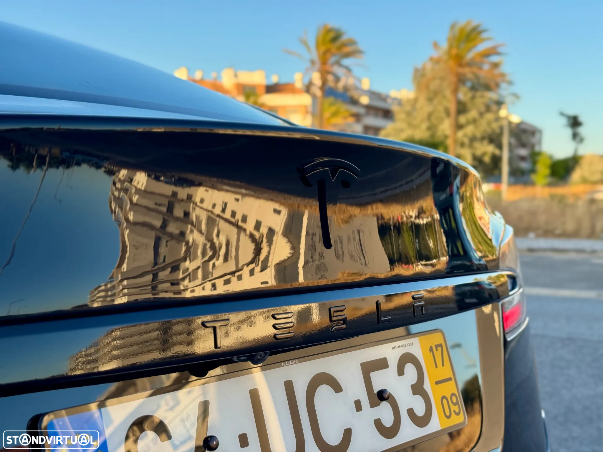 Tesla Model S - 15