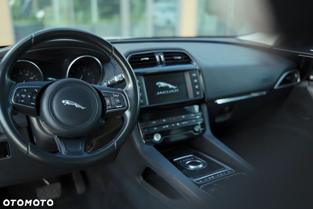 Jaguar F-Pace 35t AWD Prestige - 5