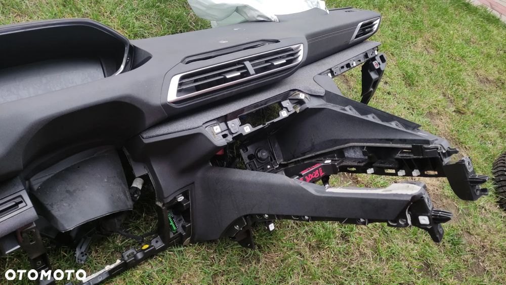 Deska rozdzielcza kokpit Peugeot 3008 II GT LINE - 7
