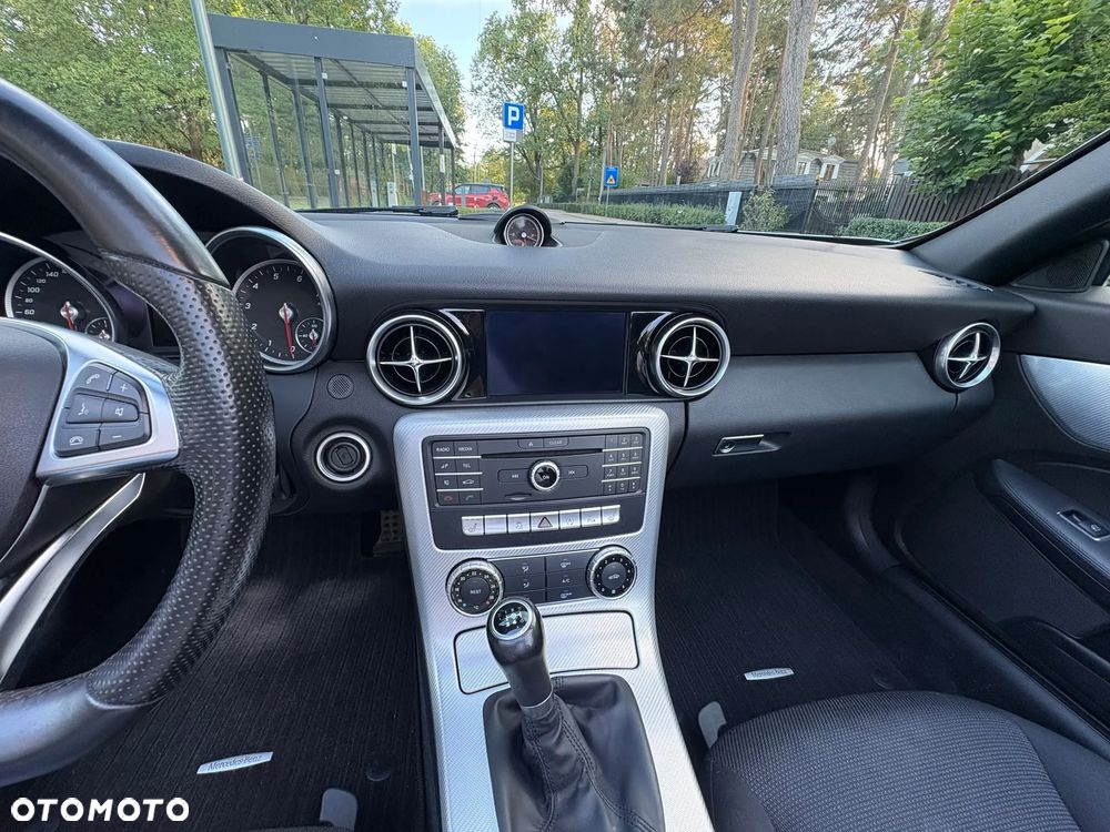 Mercedes-Benz SLC 200 - 15