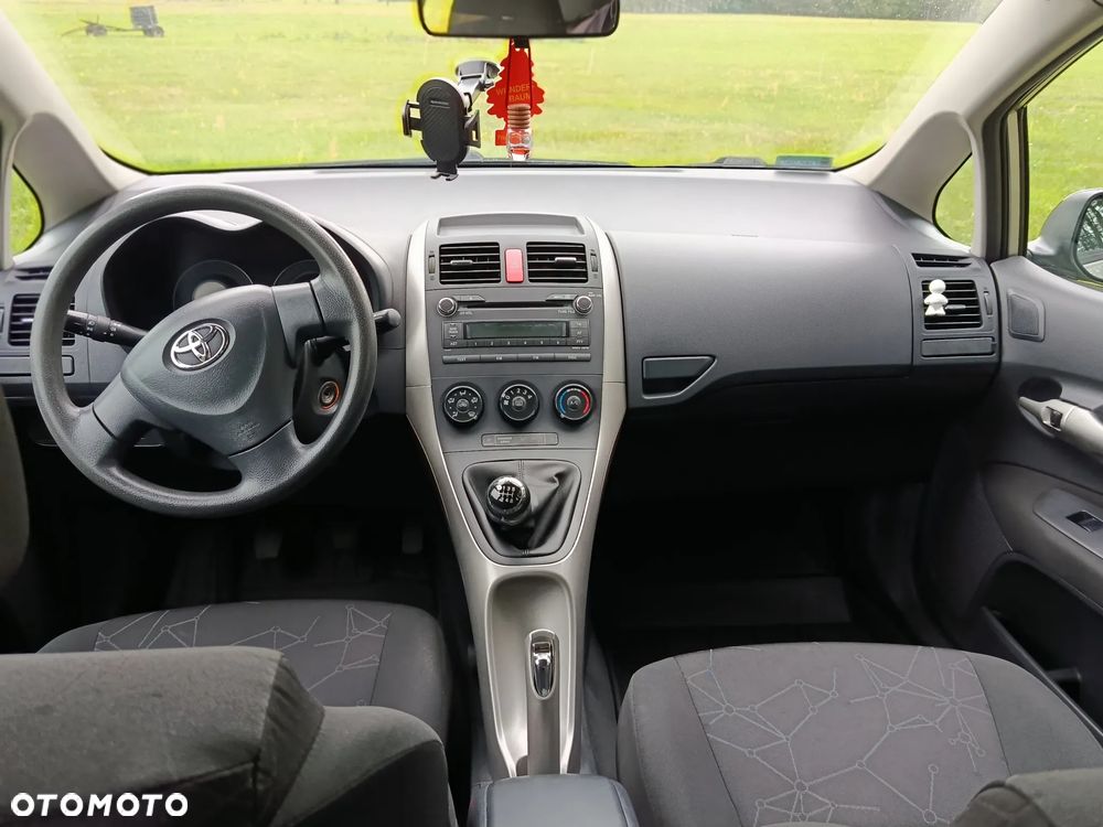 Toyota Auris - 5