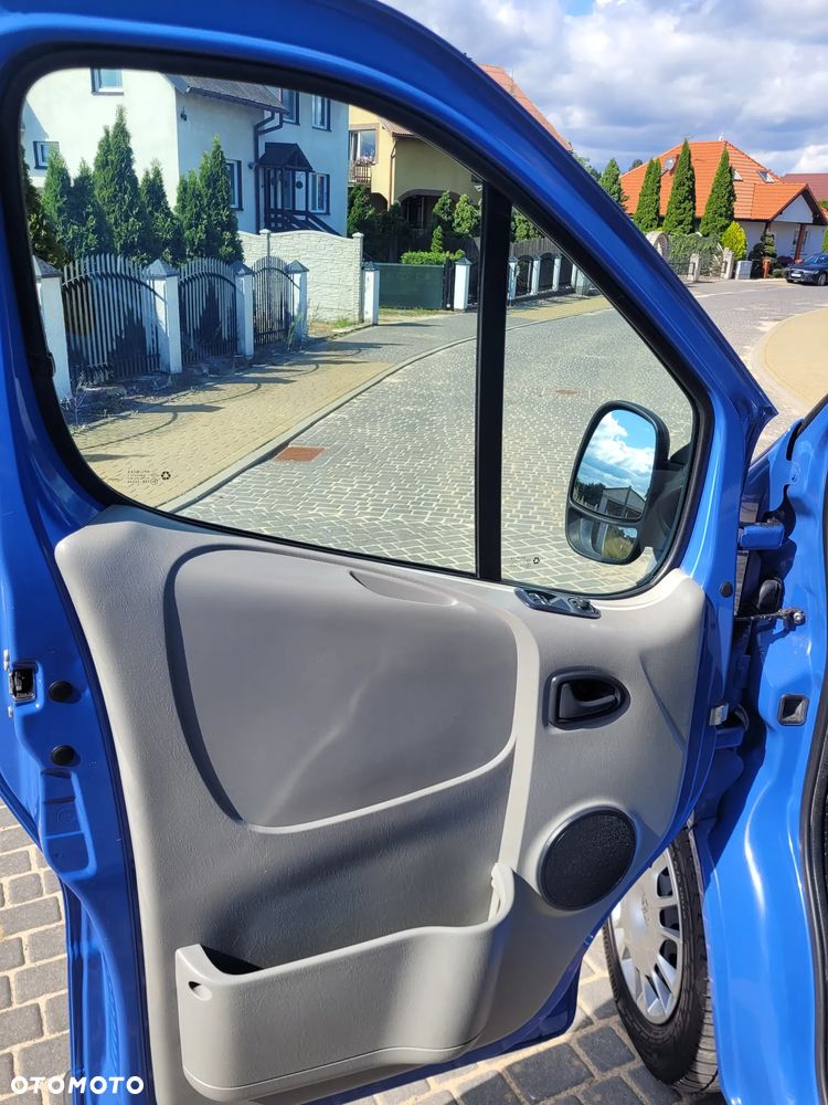 Opel Vivaro - 11
