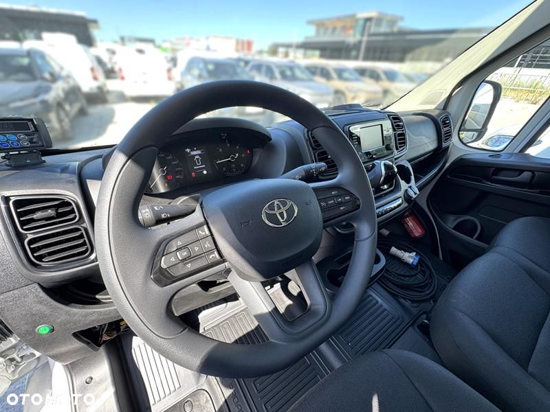 Toyota Proace Max - 8