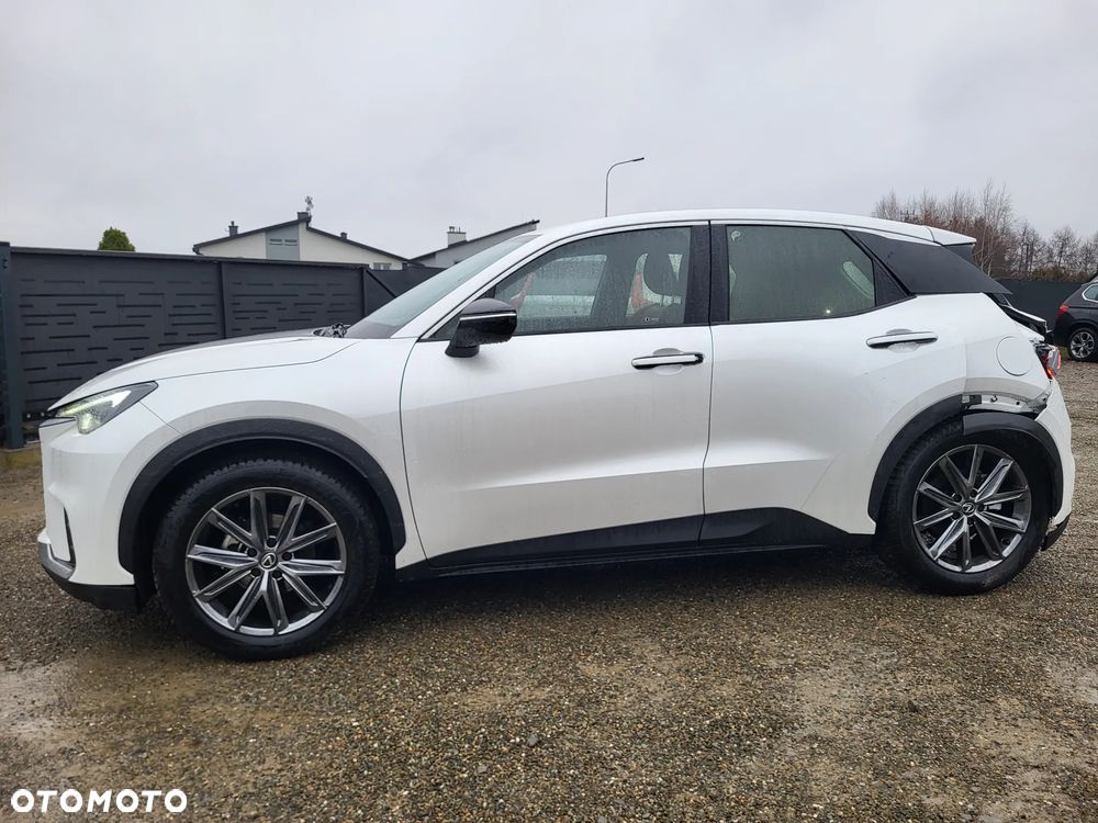 Lexus LBX AWD E-Four Relax - 2