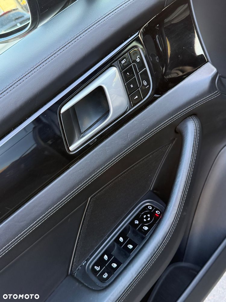 Porsche Panamera 4 E-Hybrid Executive - 19
