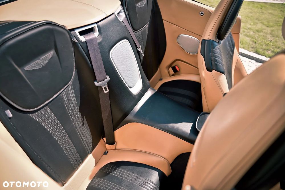 Aston Martin DB11 - 34