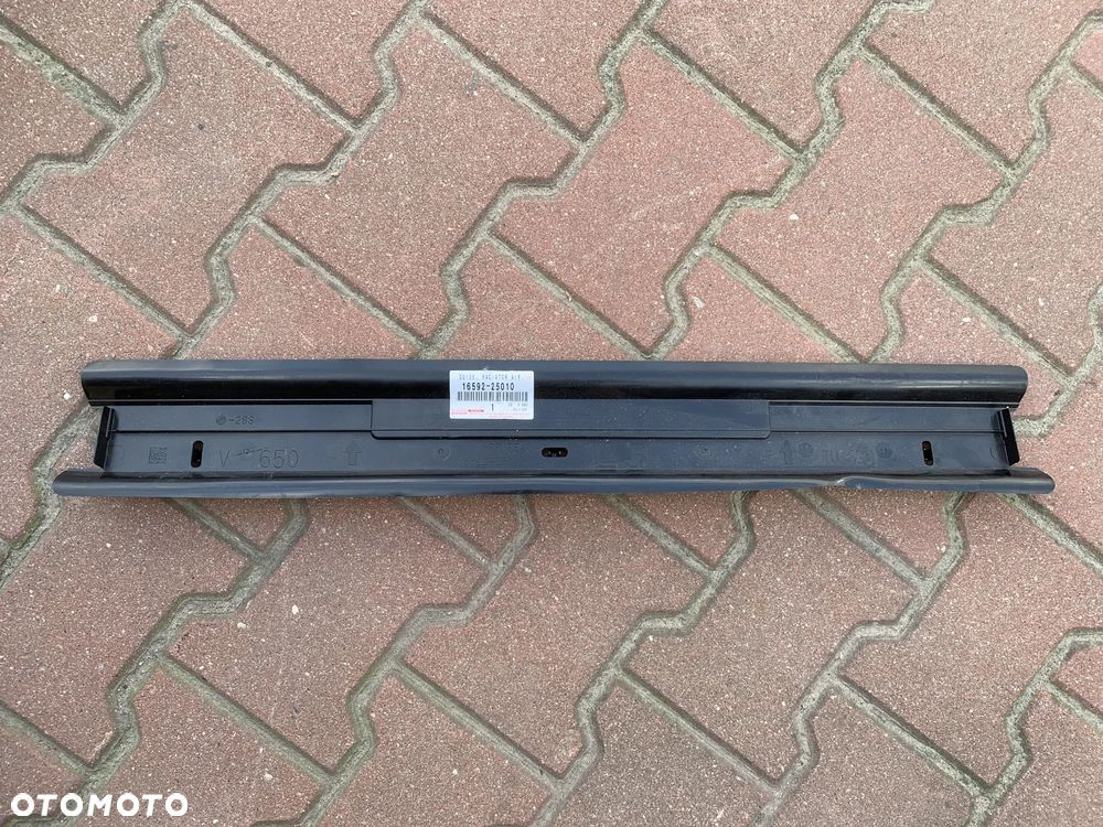 TOYOTA RAV4 V 2019- KIEROWNICA POWIETRZA OSŁONA CHŁODNIC 16592-25010 - 1