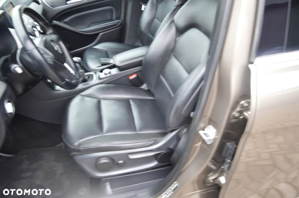 Mercedes-Benz Klasa B 180 CDI (BlueEFFICIENCY) - 24