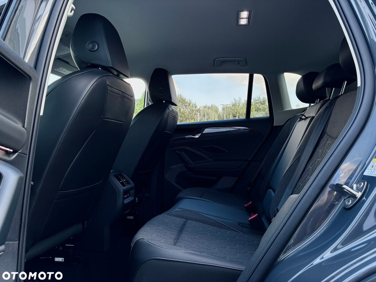 Volkswagen Tiguan - 8