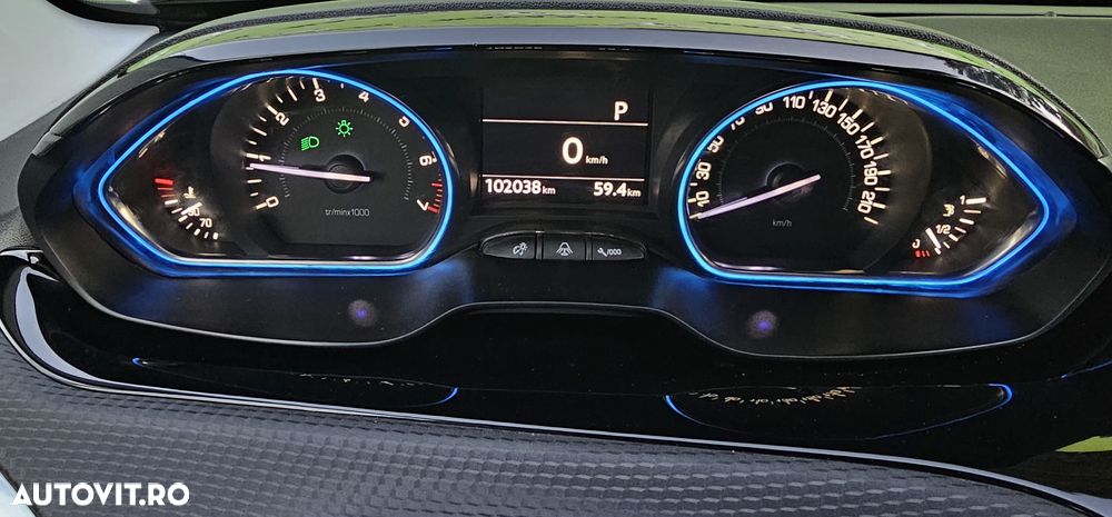 Peugeot 2008 1.2 PureTech Turbo EAT6 S&S Allure - 20