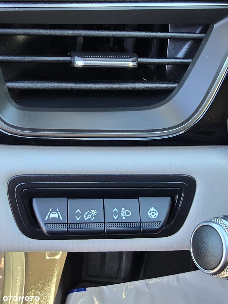 Renault Captur TCe 130 EDC GPF BUSINESS EDITION - 11