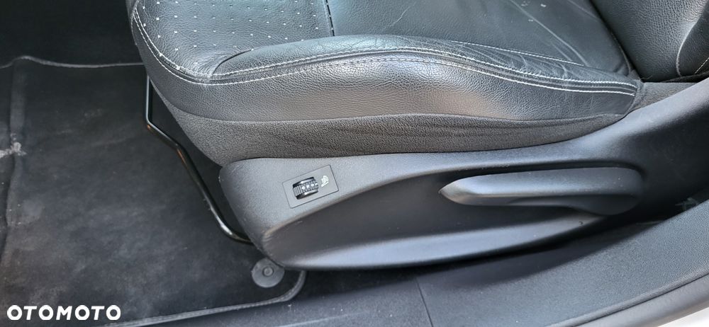 Peugeot 208 1.4 HDi Business Line - 14