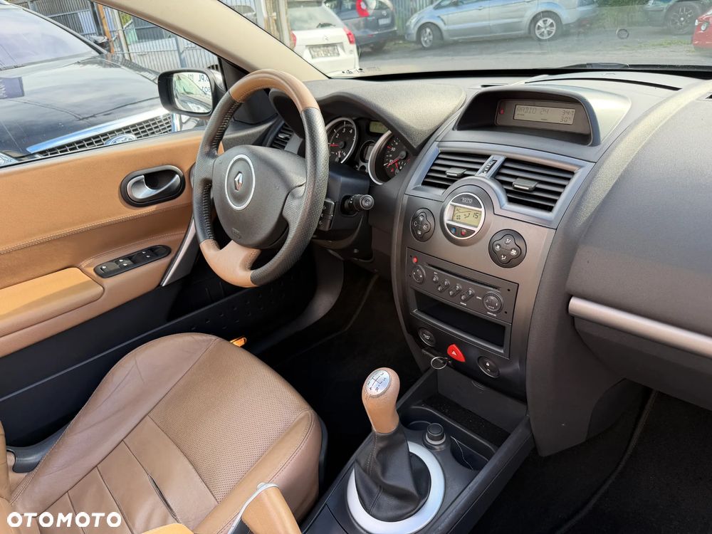 Renault Megane 1.6 Privilege - 17