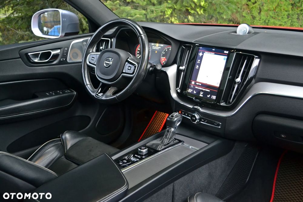 Volvo XC 60 T5 AWD R-Design - 15