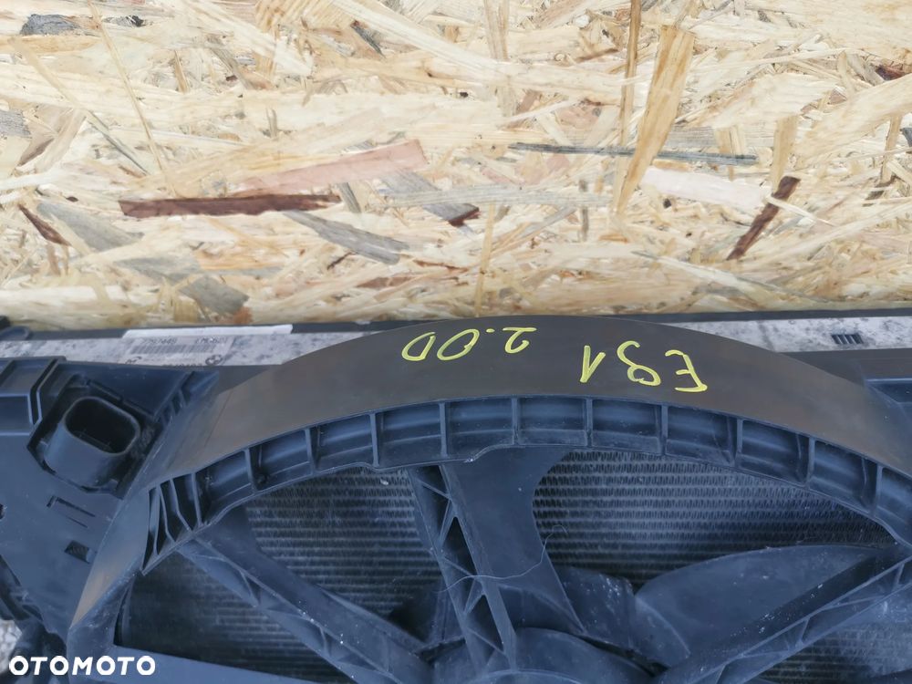 Pas Przedni Chłodnice BMW 3 E90 05-11 2.0D - 4