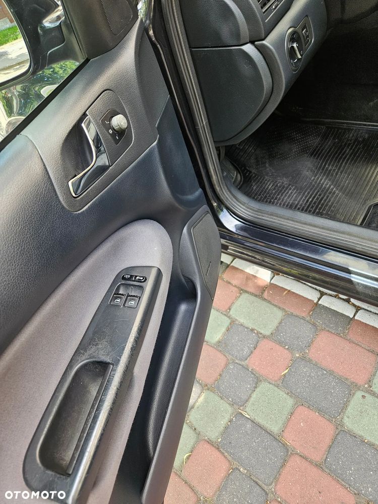 Skoda Octavia 1.6 Tour - 12