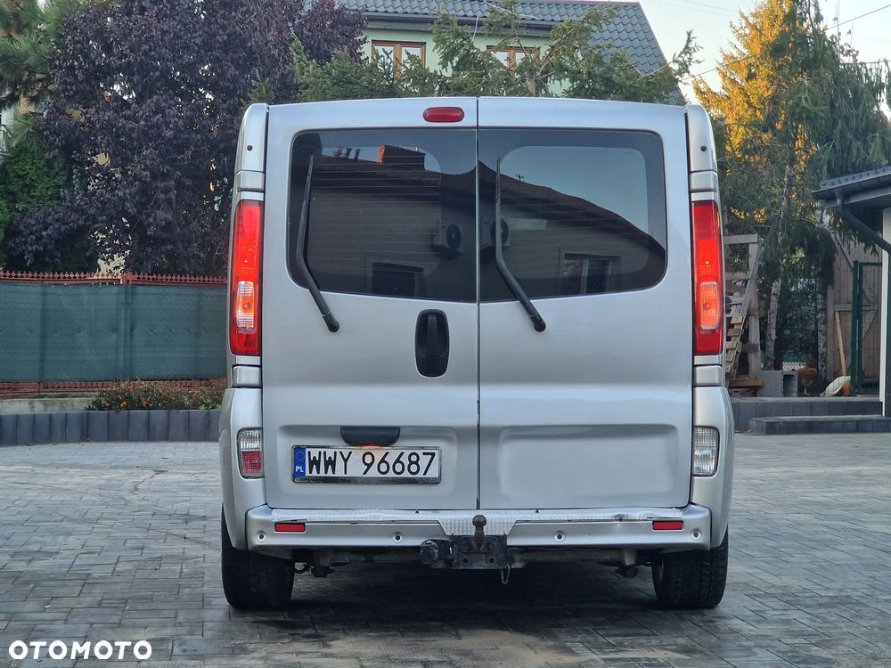 Opel Vivaro L2H1 2.9t - 12