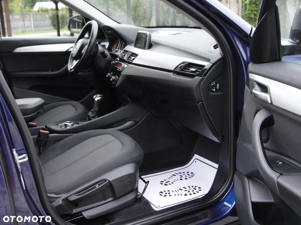 BMW X1 sDrive18d xLine - 27