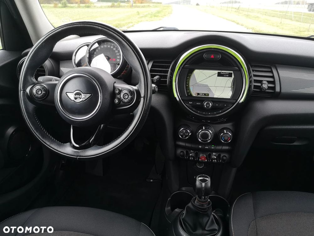 MINI Cooper Seven Chili - 5