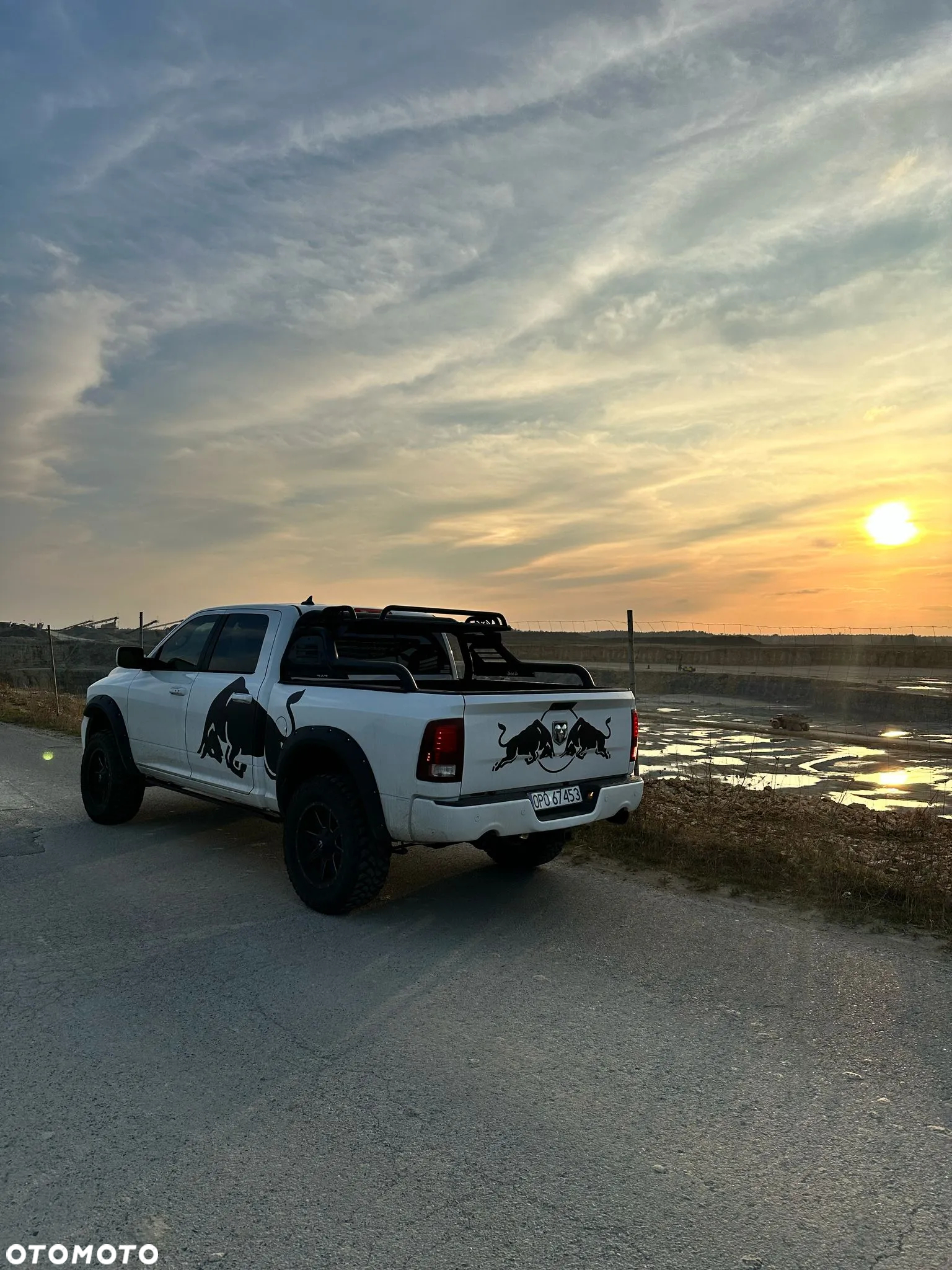 RAM 1500 5.7 Crew Cab Shortbed Laramie Sport Full - 5