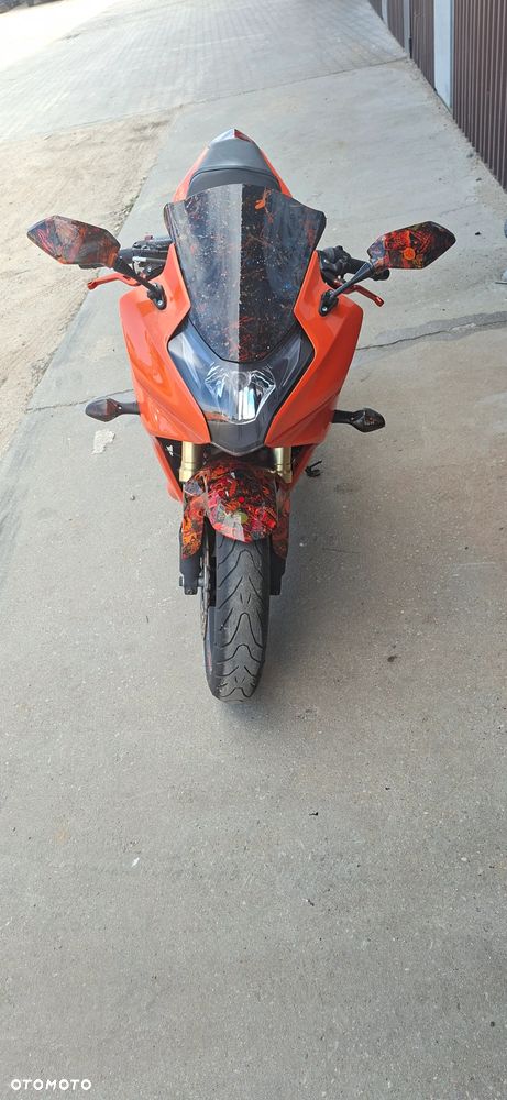 Honda CBR - 1