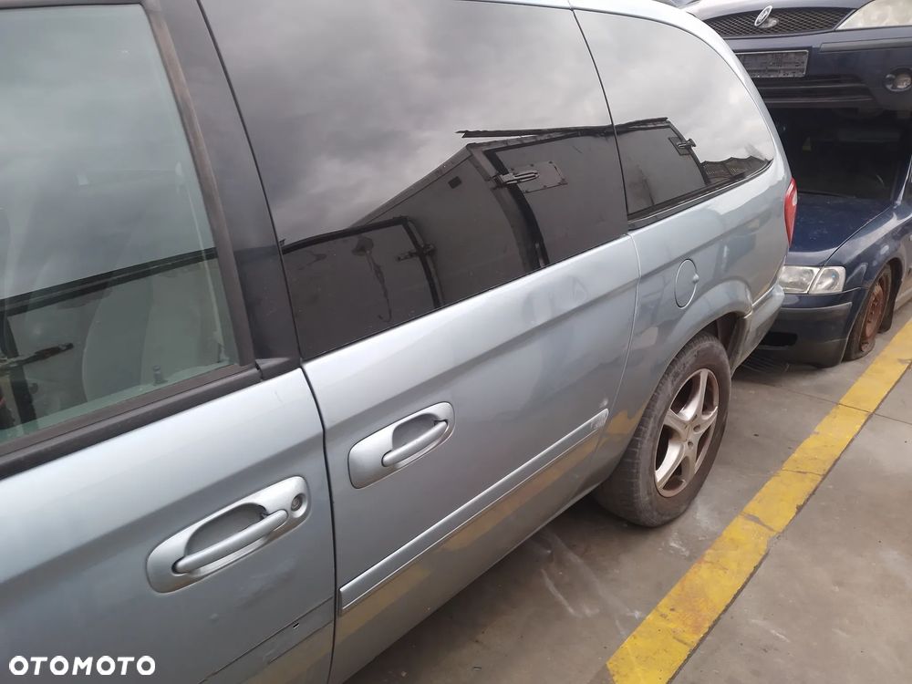 CHRYSLER GRAND VOYAGER IV 00-05 3.8 MPFI SXT - ZDERZAK PRZÓD PBE - 6