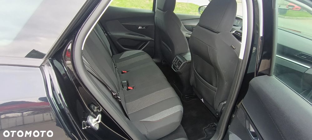 Peugeot 3008 BlueHDi 130 Stop & Start EAT8 Allure - 22