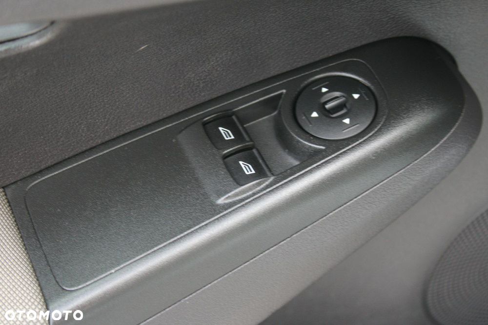 Ford Transit Courier - 16