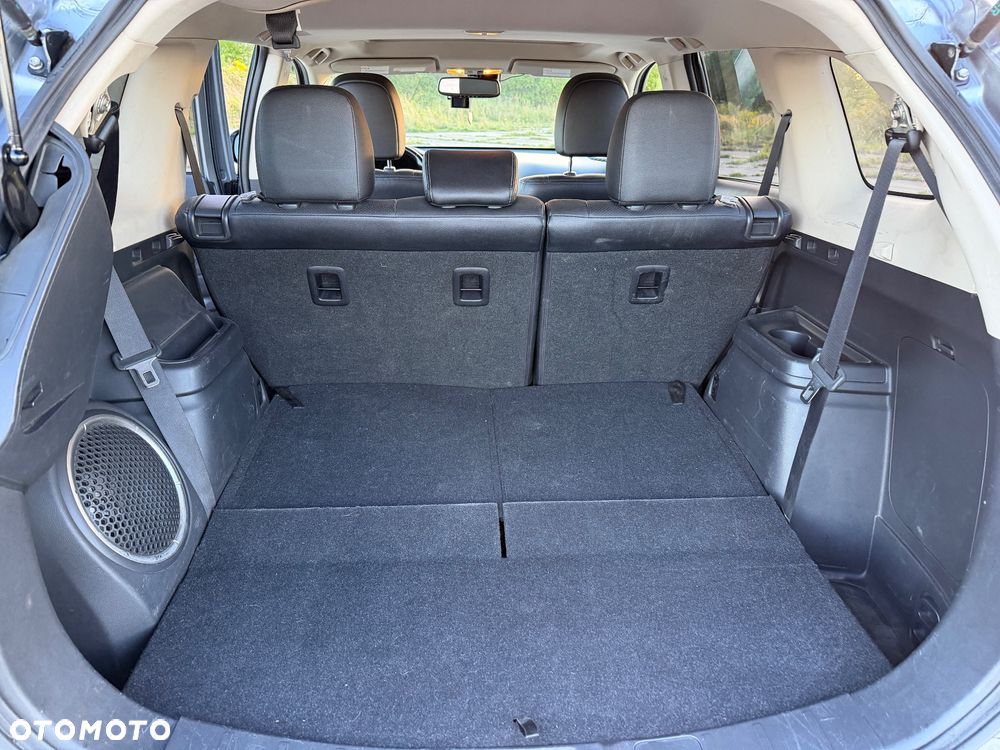 Mitsubishi Outlander - 16