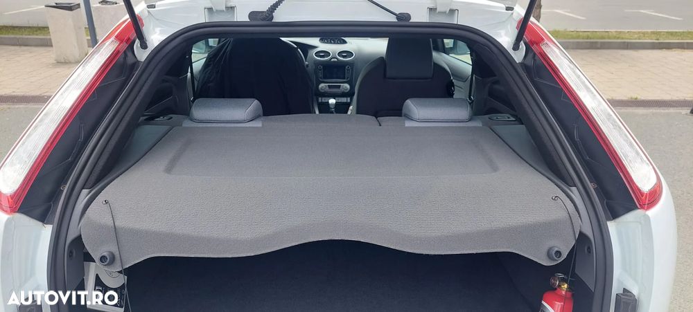 Ford Focus 2.5 ST Rally - 35