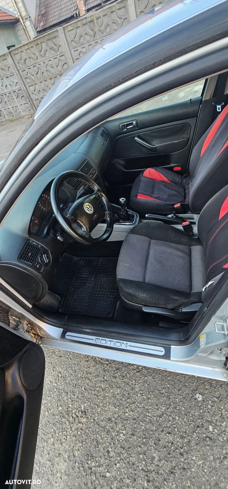 Volkswagen Golf - 8
