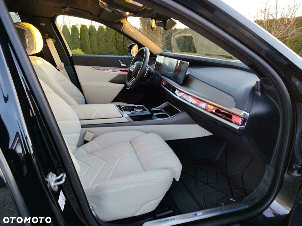BMW Seria 7 - 24
