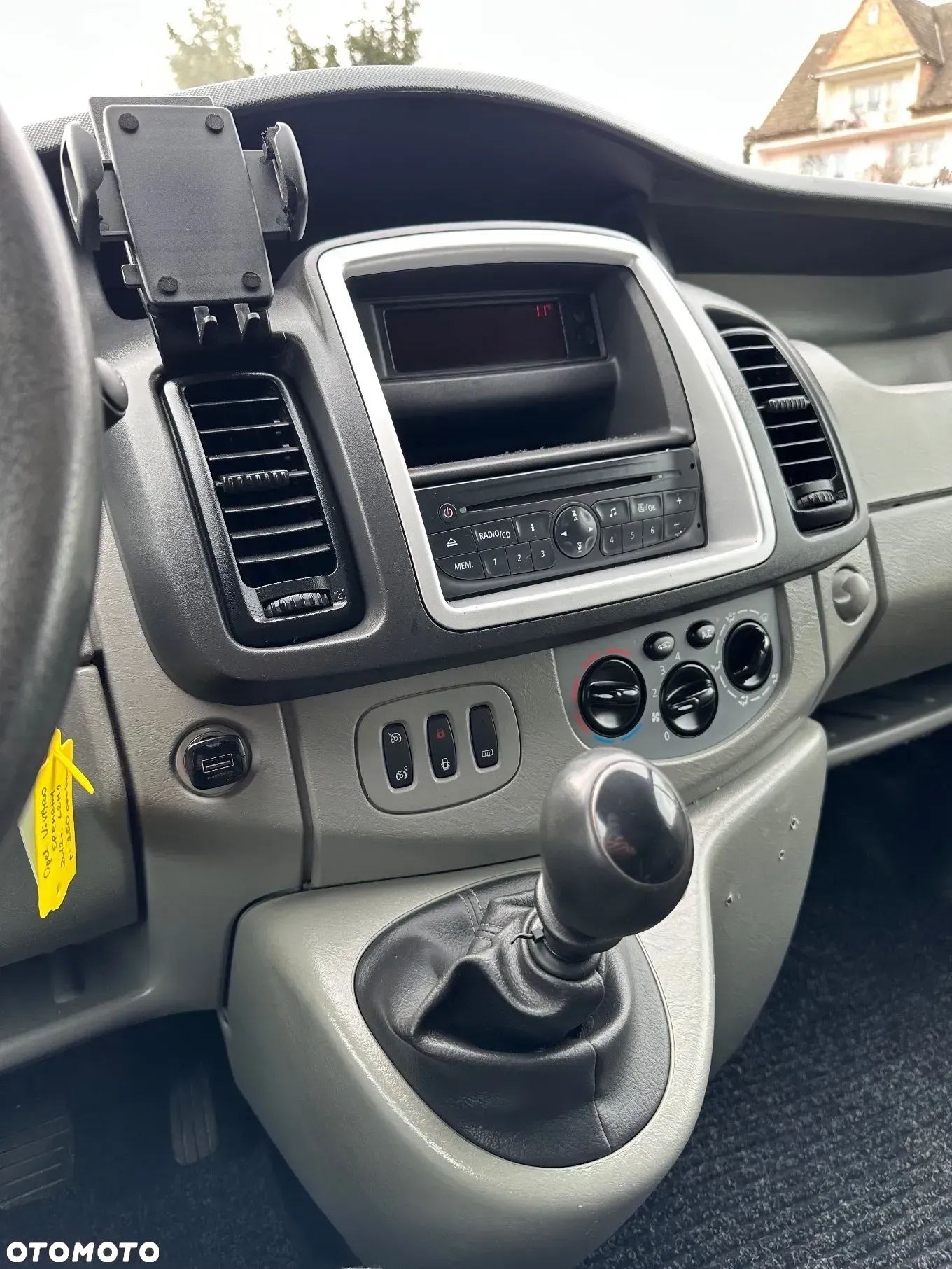 Opel Vivaro - 11