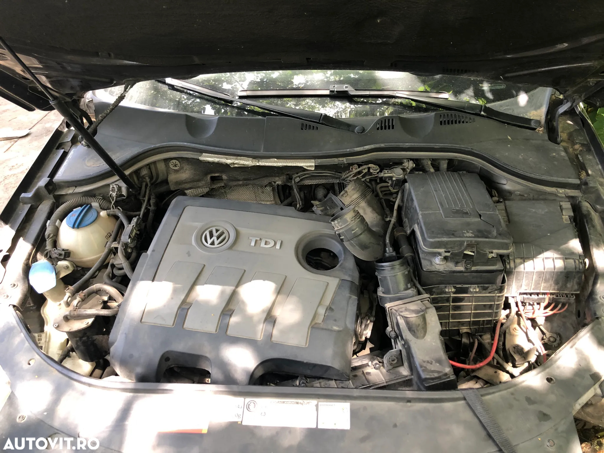 Dezmembrez Volkswagen Passat B7 1.6 TDI 2011 - 2