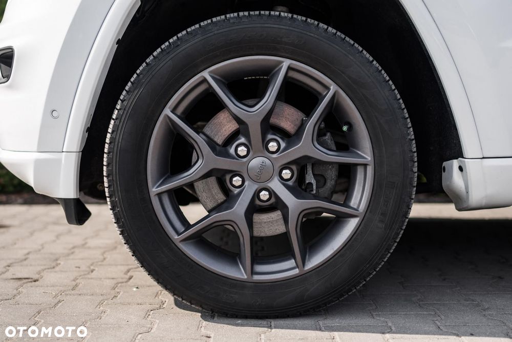 Jeep Grand Cherokee - 37