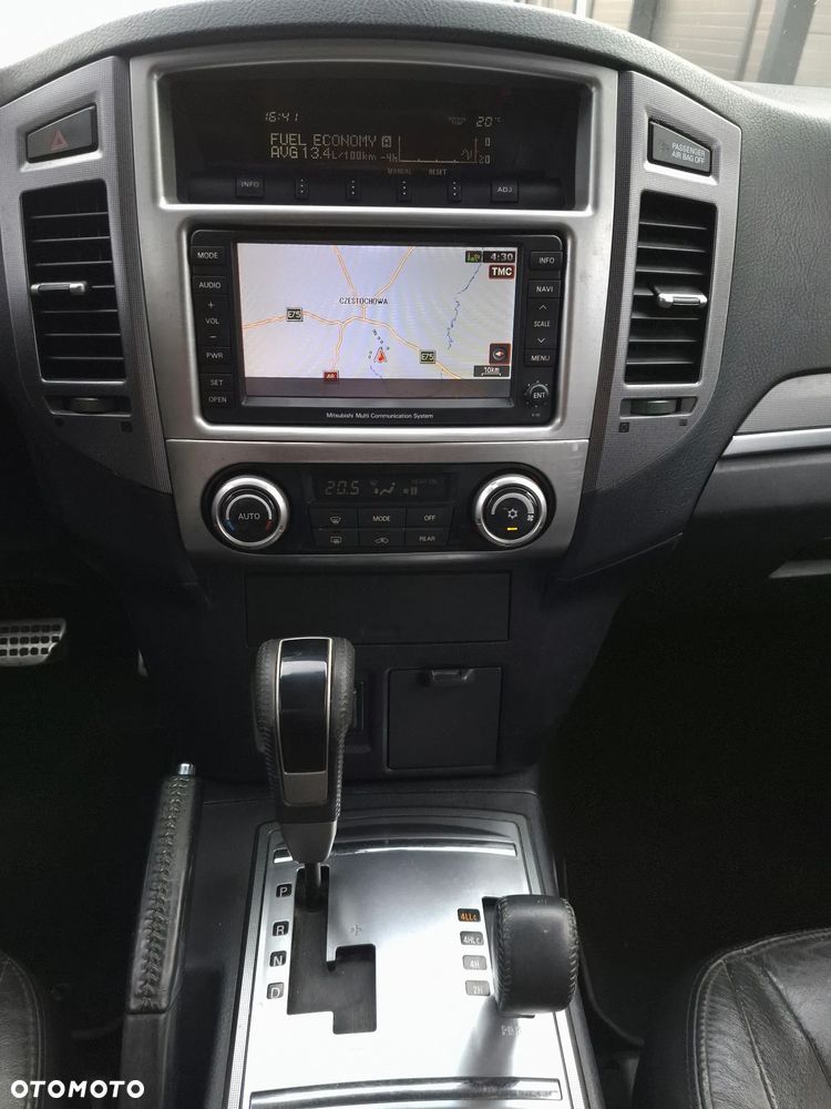 Mitsubishi Pajero 3.2 DI-D Automatik Instyle - 17