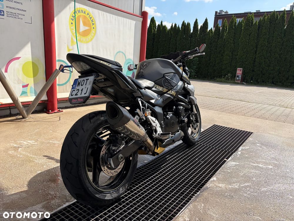 Suzuki GSR - 1