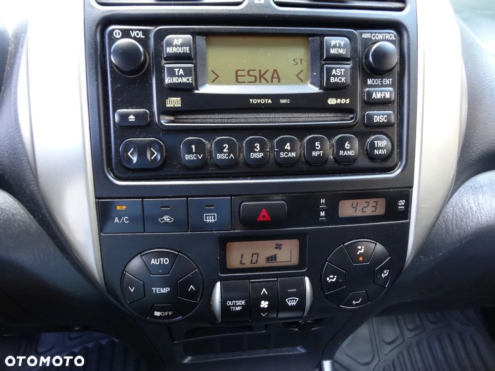 Toyota RAV4 4x4 Sol - 25