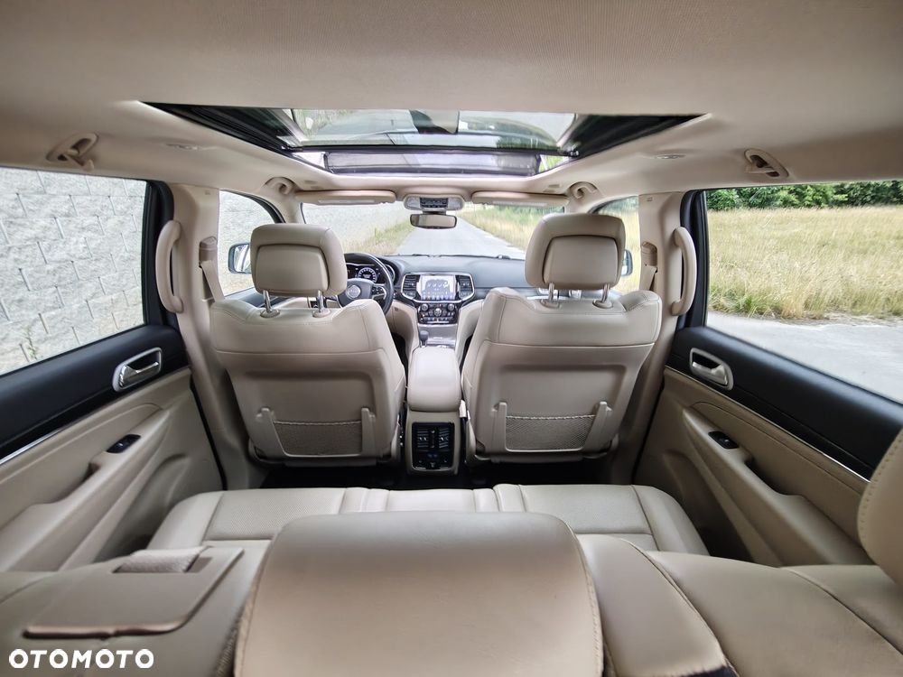 Jeep Grand Cherokee - 15