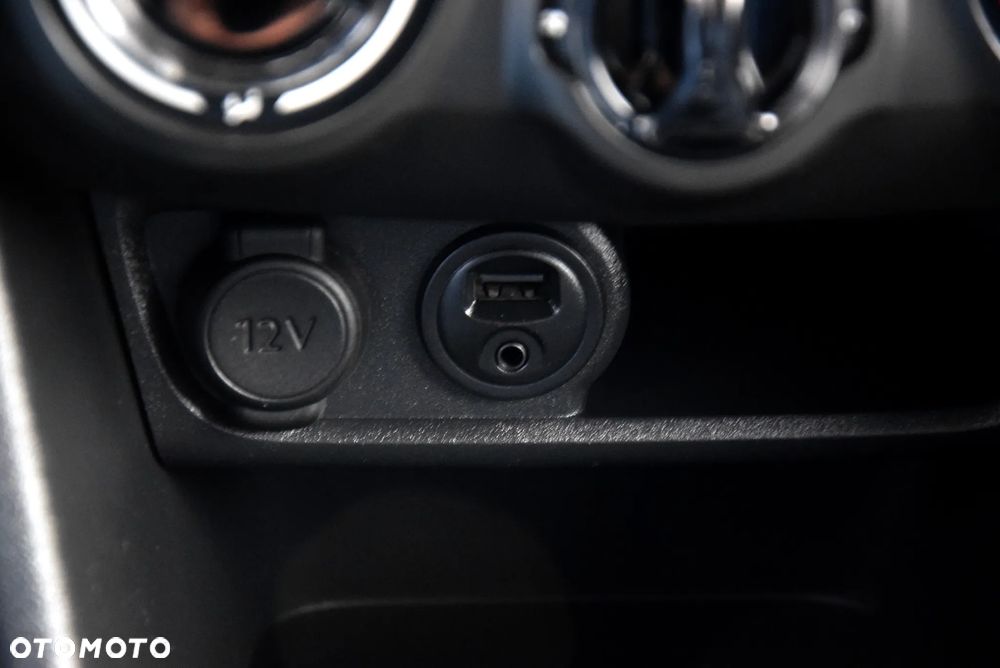 Peugeot 2008 1.2 Pure Tech Allure S&S - 27