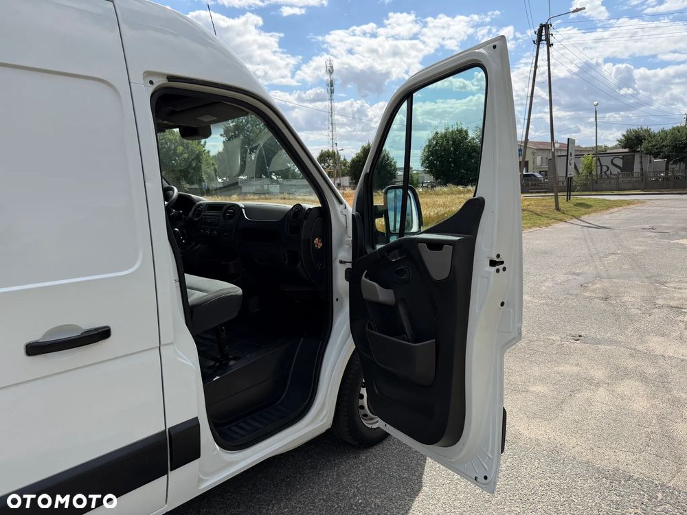 Renault Master * 2.3 / 125KM * L2H2 * Średni / Podwyższany * Furgon / Blaszak * - 31