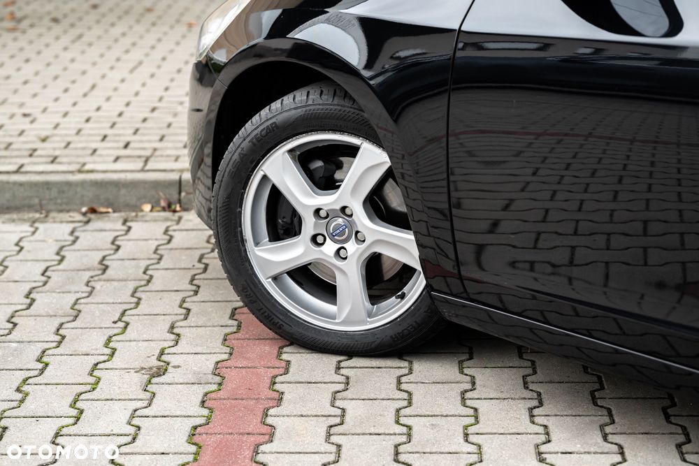 Volvo V60 T5 R-Design - 17