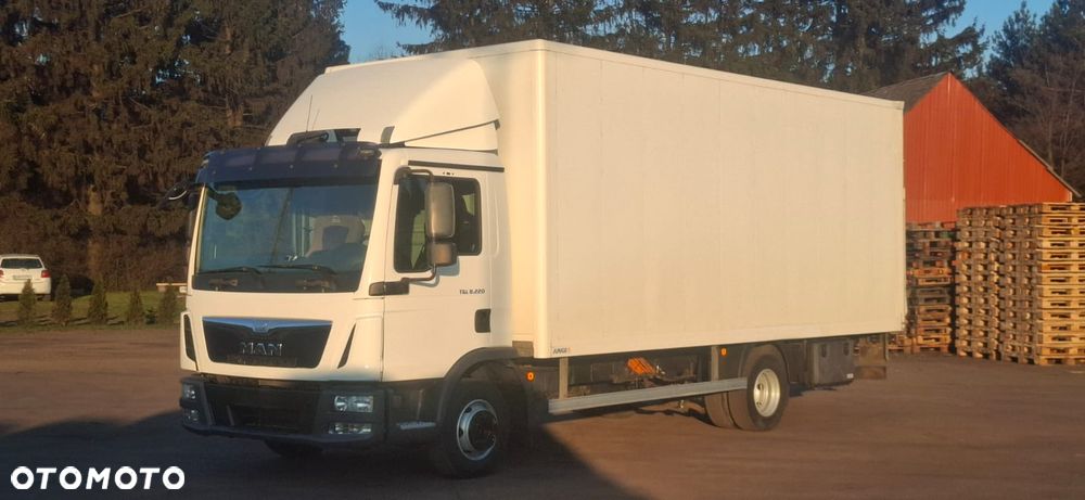 MAN TGL 8.220 - 4