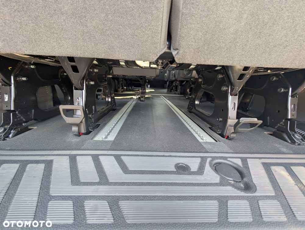 Ford Transit - 13