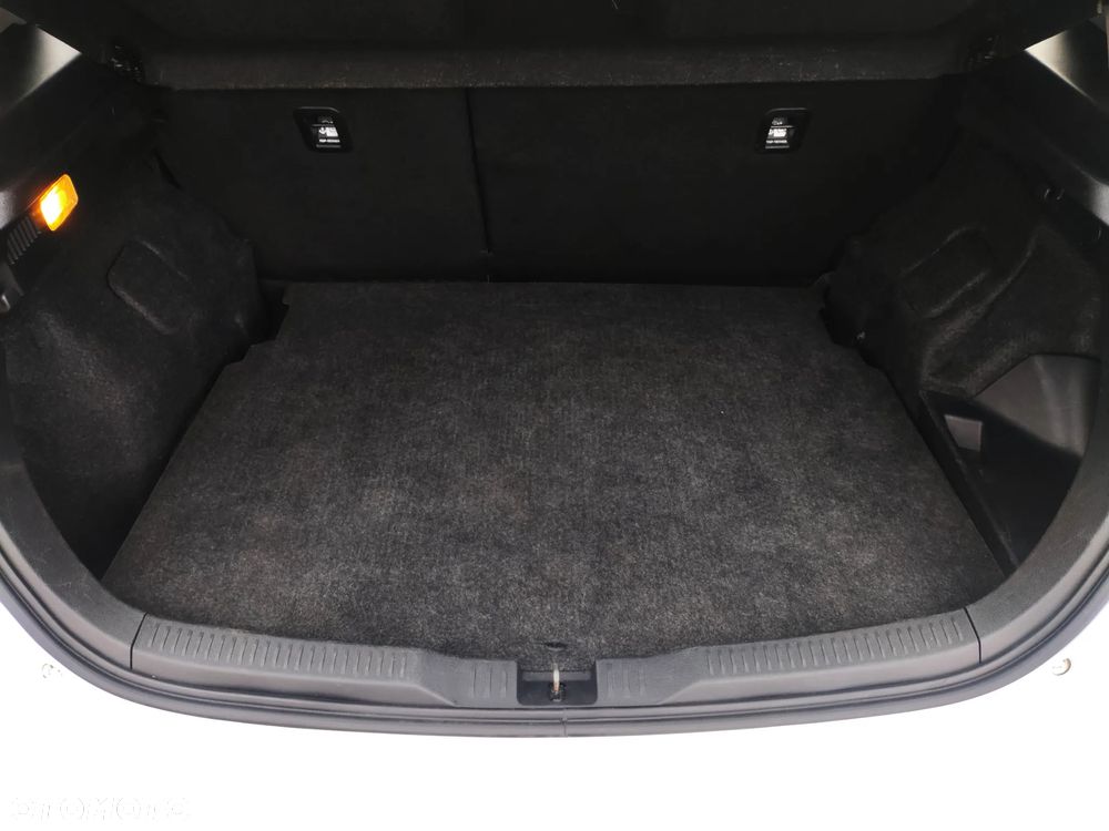 Toyota Auris Hybrid 135 Premium - 21