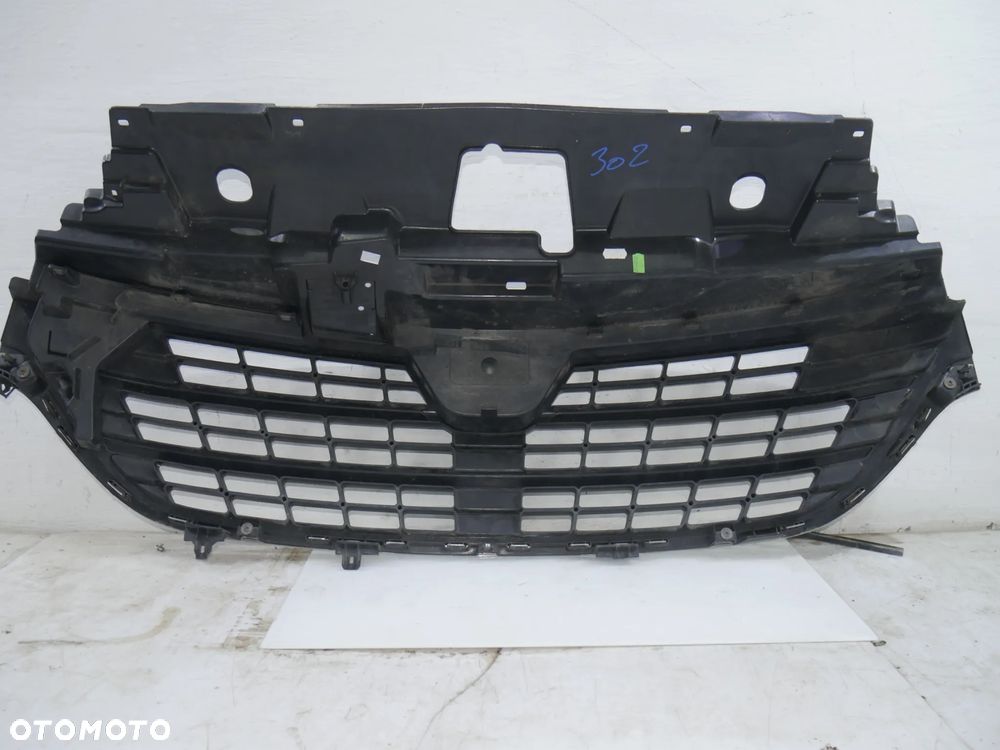 GRILL CHROM ATRAPA RENAULT TRAFIC III LIFT 2019- - 3